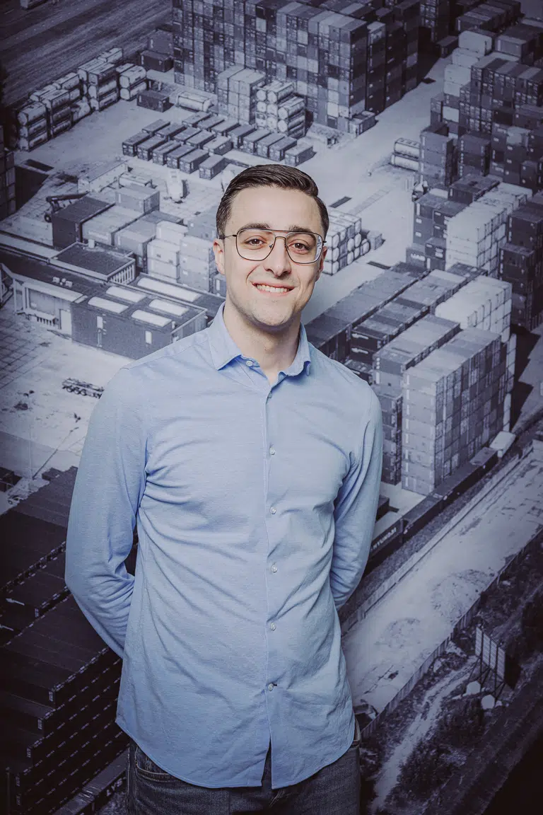 Image contact person